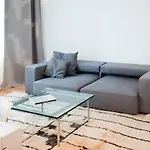 아파트 Luxury 2 Bedroom In The Heart Of Mitte,