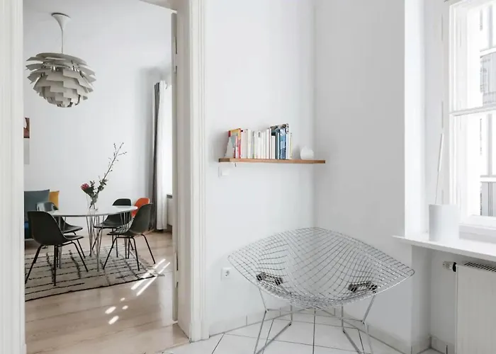 아파트 Luxury 2 Bedroom In The Heart Of Mitte,