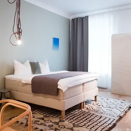 Daire Luxury 2 Bedroom In The Heart Of Mitte,