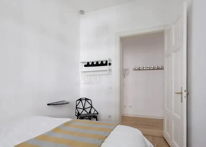 Apartment Luxury 2 Bedroom Apartment In The Heart Of Mitte, Berlin