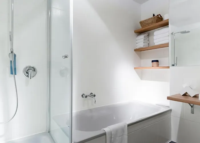 Luxury 2 Bedroom Apartment In The Heart Of Mitte, Berlin *